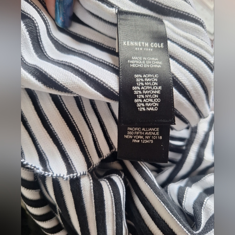 NWT Kenneth Cole Brand Black & White Striped Sleeveless Top Size Small - Picture 3 of 5